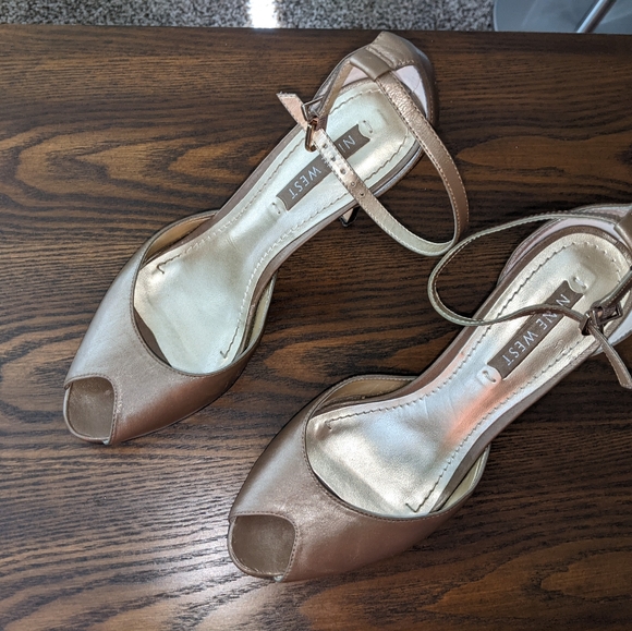Nine West peep toe heels 7.5M - Picture 2 of 10